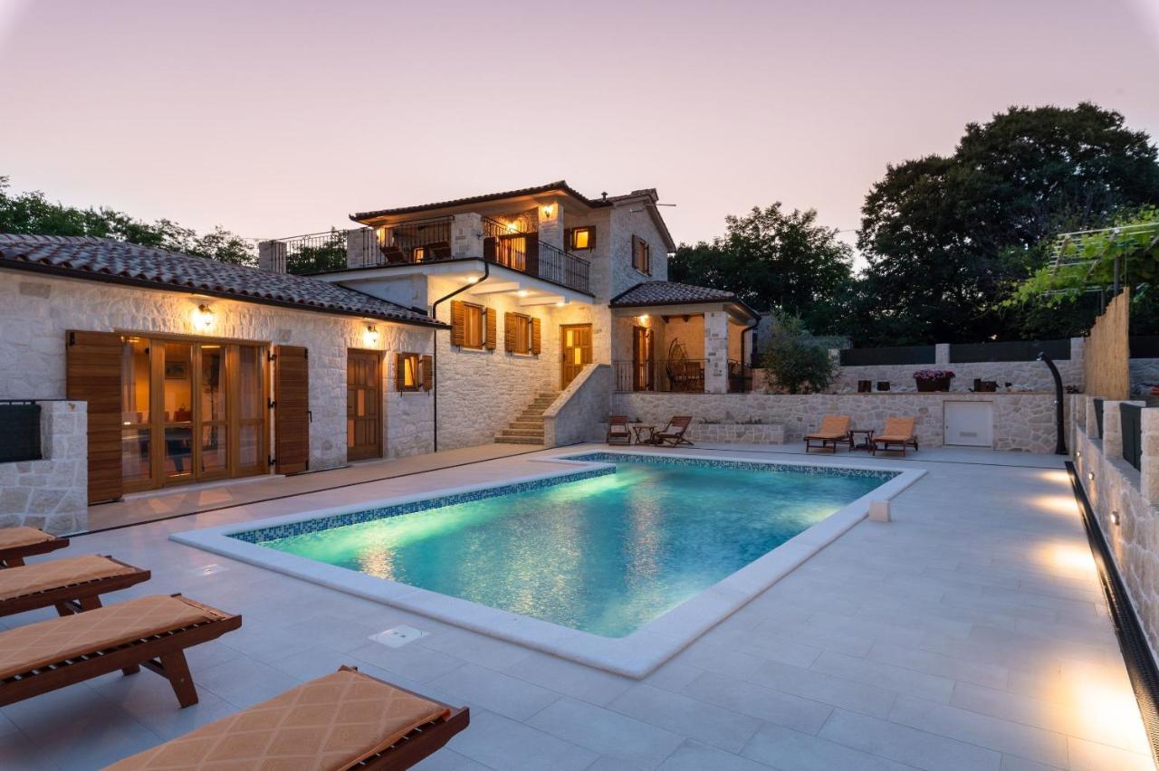 Šumber Villa Histra מראה חיצוני תמונה